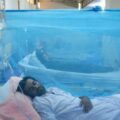 کراچی کے اسپتال پیسوں کے لیے ڈینگی کے مریضوں کی زندگیاں خطرے میں ڈالنے لگے۔