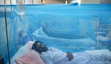 کراچی کے اسپتال پیسوں کے لیے ڈینگی کے مریضوں کی زندگیاں خطرے میں ڈالنے لگے۔