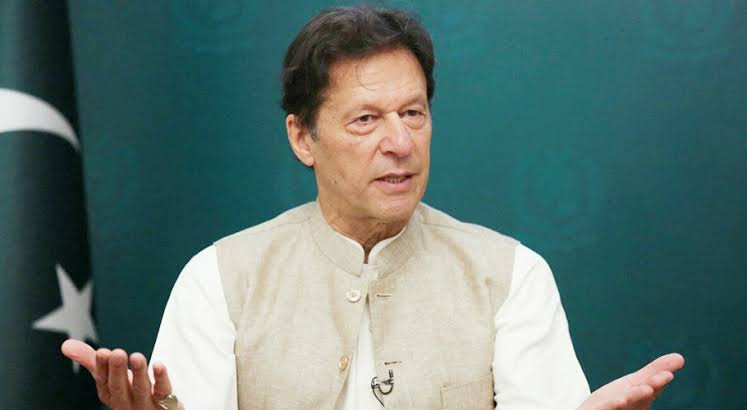 پنجاب کابینہ میں 'خفیہ' توسیع پر عمران خان 'پریشان'
