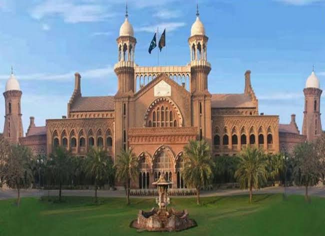 لاہور ہائی کورٹ کا سرکاری اداروں میں اردو کو بطور سرکاری زبان اپنانے کا حکم.